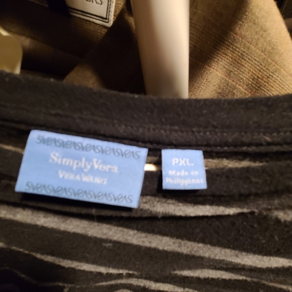Simply Vera Vera Wang long sleeve black and gray Blouse size PXL - Picture 5 of 5